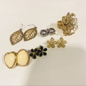 6 pairs of Earnings and a ring